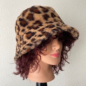 David & Young Leopard Bucket Hat